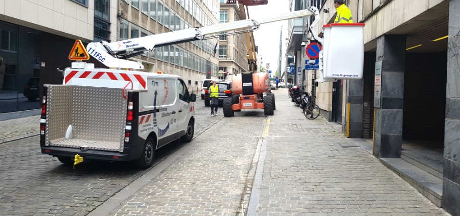 hoogwerker op bestelwagen